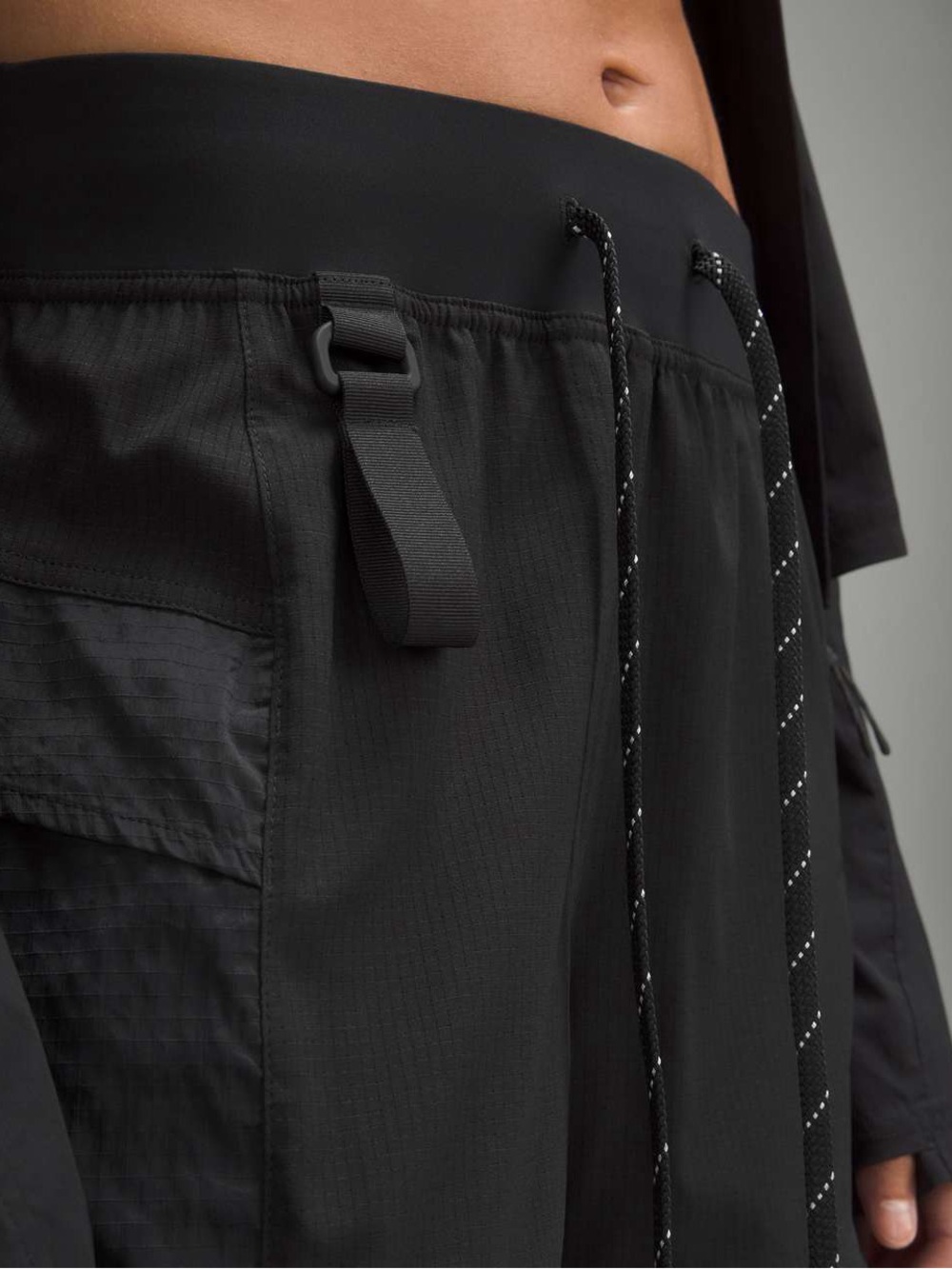Lululemon Convertible High-Rise Hiking Jogger *WovenAir • Black • Size 4 - Picture 5 of 14